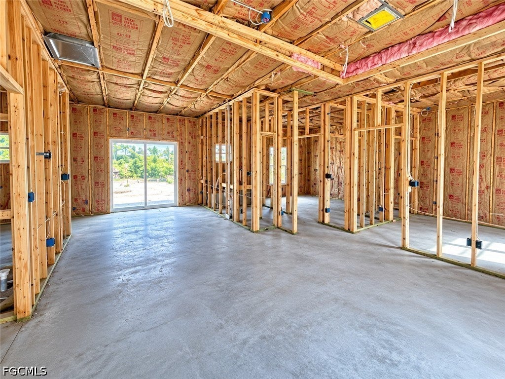 1011 Lakeside Drive