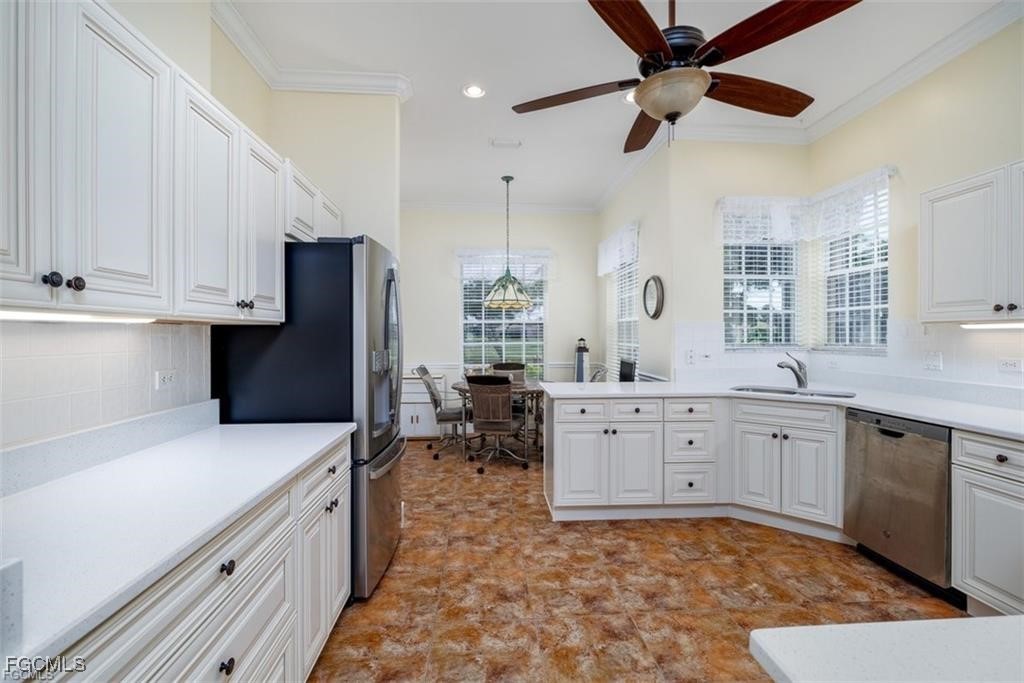 16316 Willowcrest Way