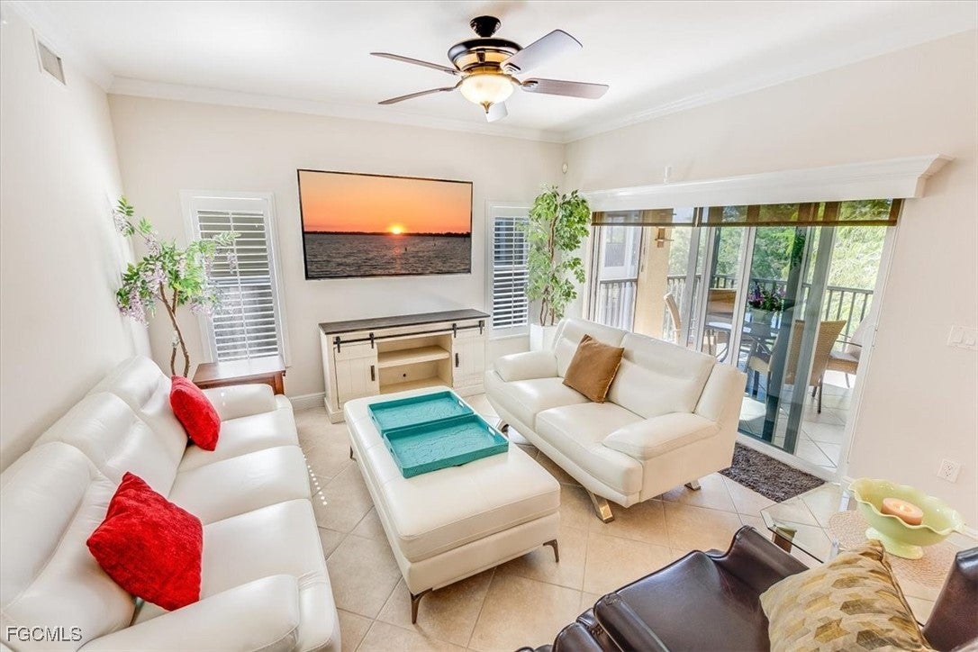 10060 Lake Cove Drive 202