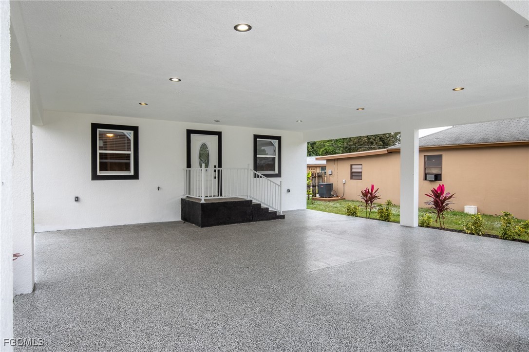 332 W Ventura Avenue