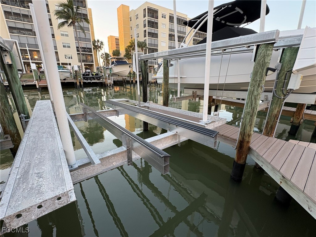 Dock 27 4351 Bay Beach Ln