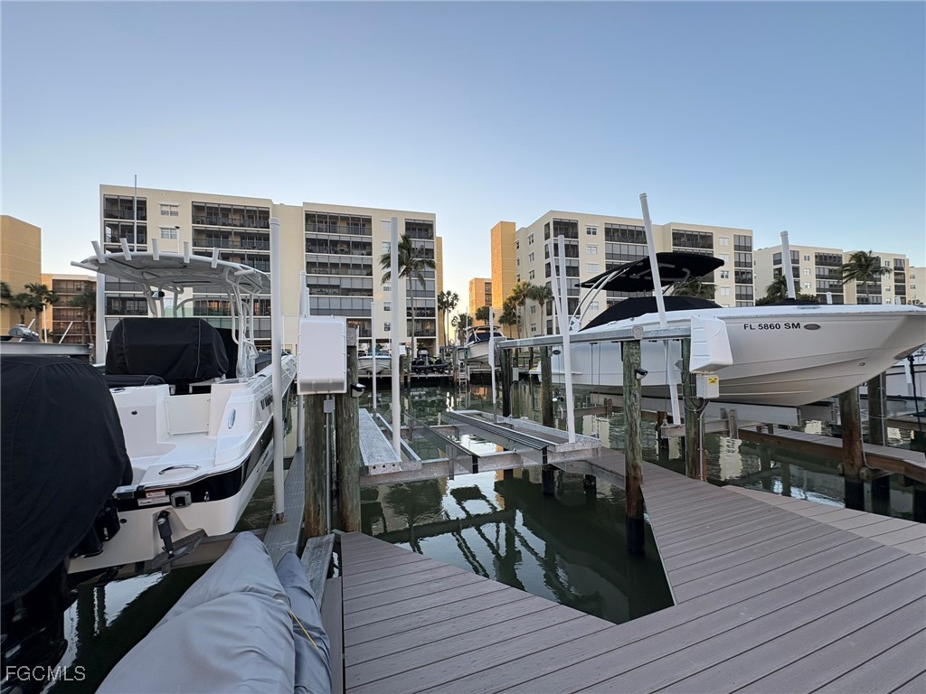 Dock 27 4351 Bay Beach Ln
