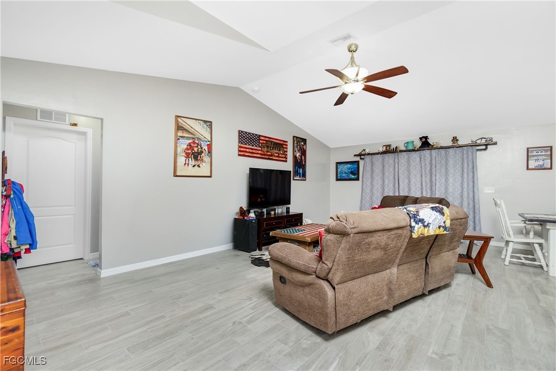 228 NW 29th Avenue