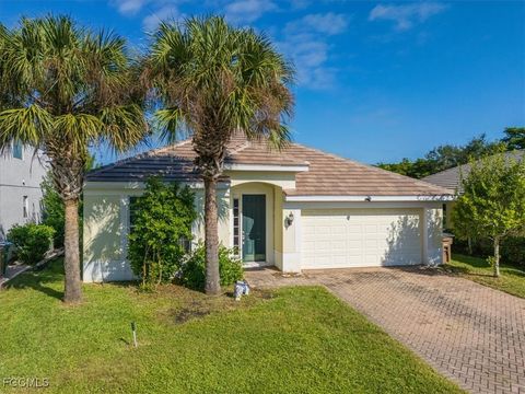 2461 Sutherland Court Cape Coral FL 33991