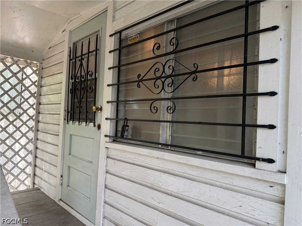 351 E Hickpochee Ave/SR 80 + S Oak Street
