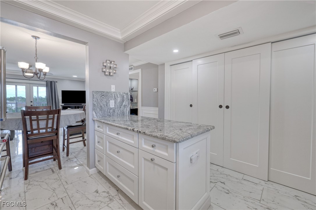 2121 Collier Avenue 412