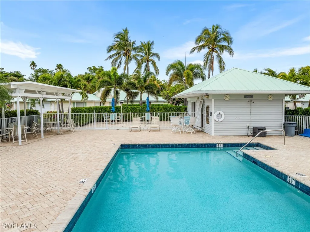 Fort Myers, Florida 33908, United States, 3 Bedrooms Bedrooms, ,3 BathroomsBathrooms,Residential,Pending,18073