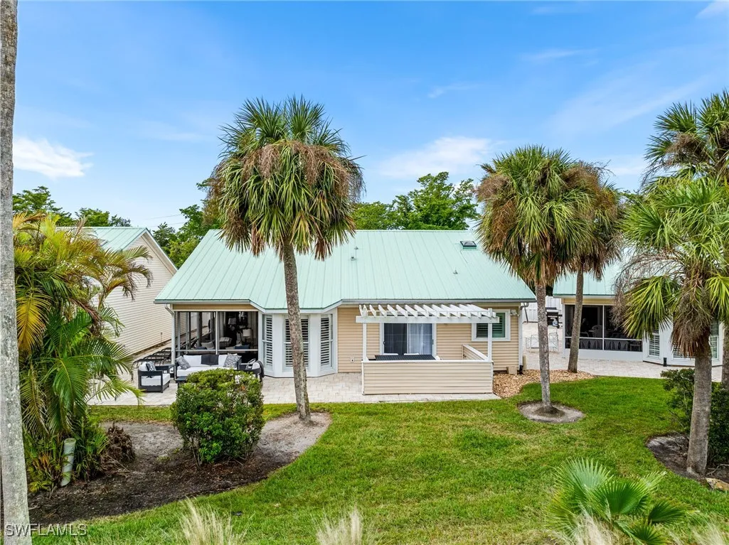 Fort Myers, Florida 33908, United States, 3 Bedrooms Bedrooms, ,3 BathroomsBathrooms,Residential,Pending,18073