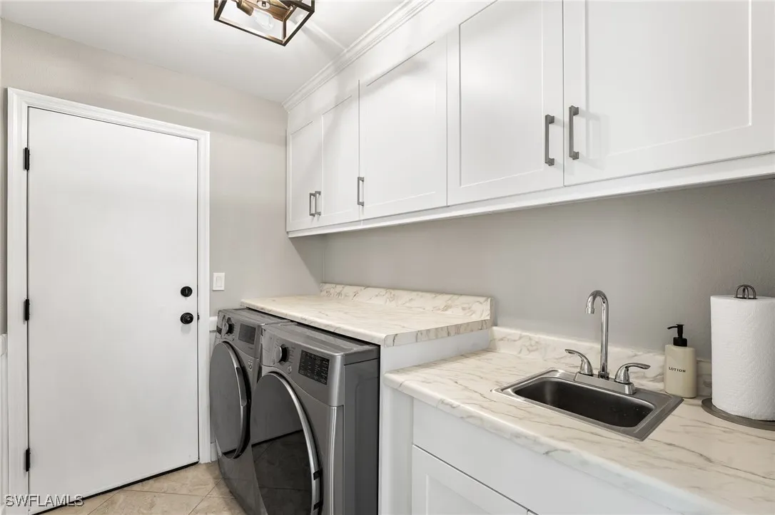 Fort Myers, Florida 33908, United States, 3 Bedrooms Bedrooms, ,3 BathroomsBathrooms,Residential,Pending,18073