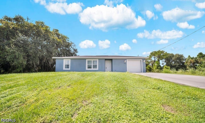 Photo 1 of 19 — 1405 Inwood Road, Labelle, FL 33935
