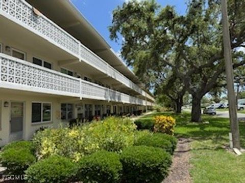 8101 11th N Street N 320 St Petersburg FL 33702