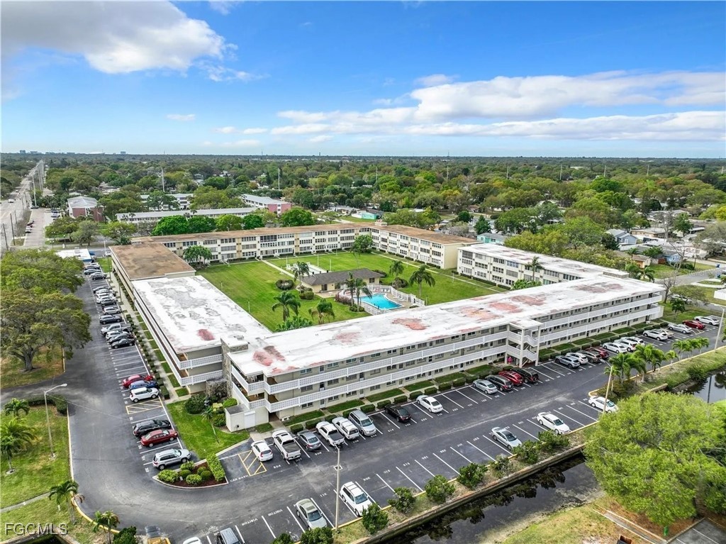 8101 11th N Street N 320