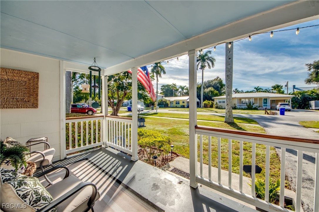 1421 Maravilla Avenue