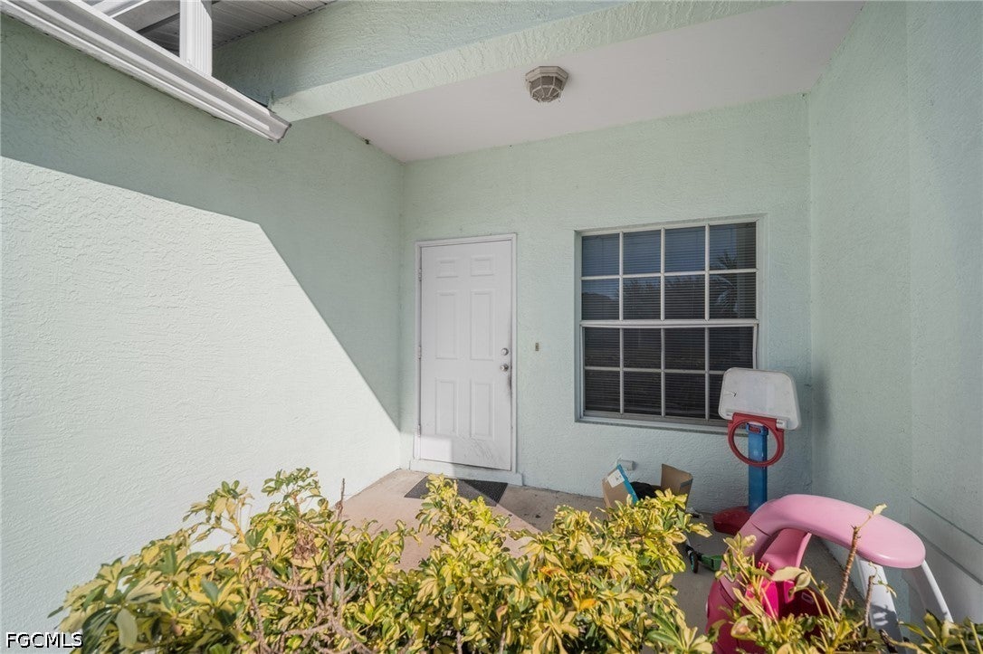 707 SE Van Loon Terrace
