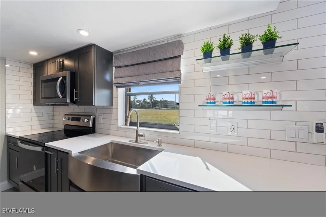 Cape Coral, Florida 33914, United States, 2 Bedrooms Bedrooms, ,2 BathroomsBathrooms,Residential,Active,226666