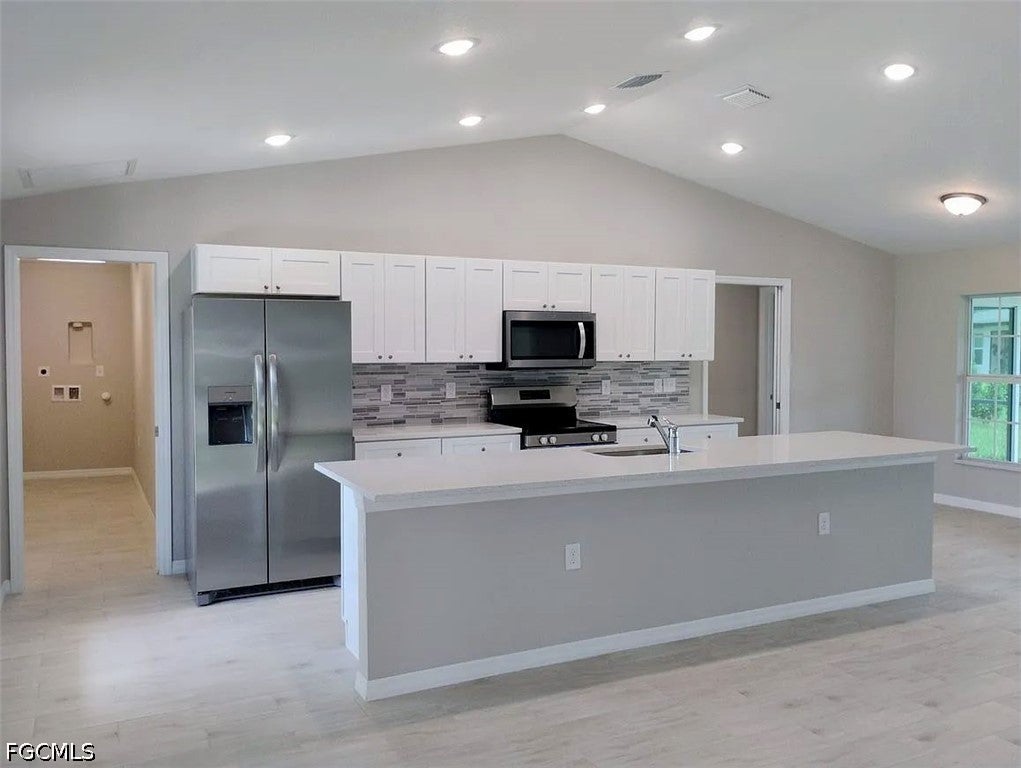 3528 NE 17th Place