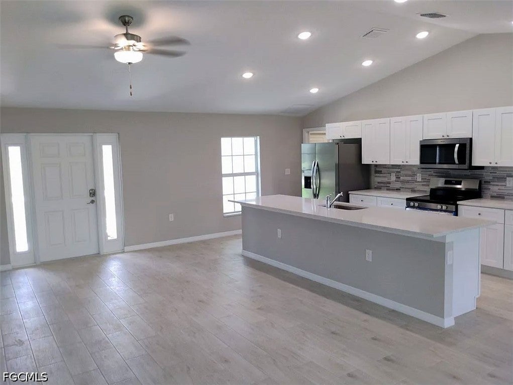 3528 NE 17th Place