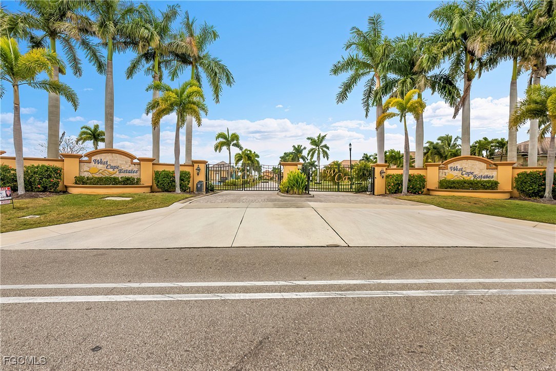 879 W Cape Estates Circle