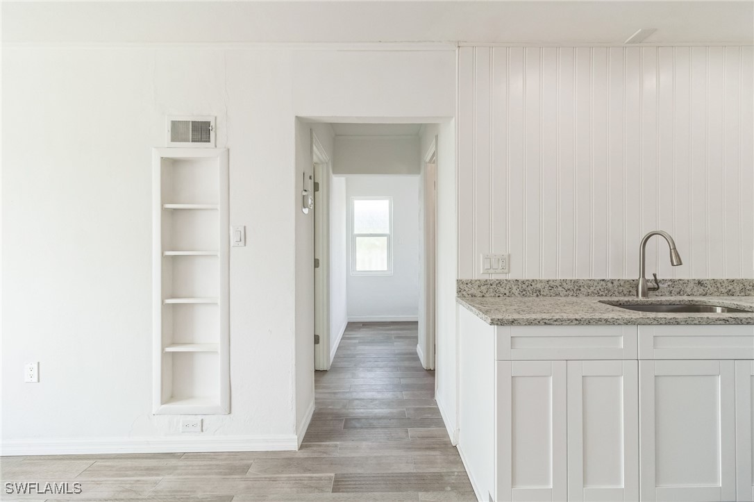 2421 Oleander Street