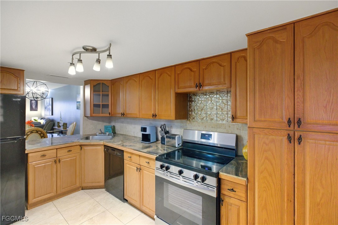 2111 Barkeley Lane 18