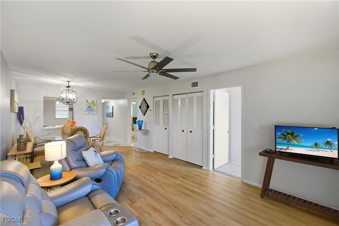 2111 Barkeley Lane 18