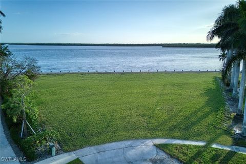 1035 Pettit Court Marco Island FL 34145