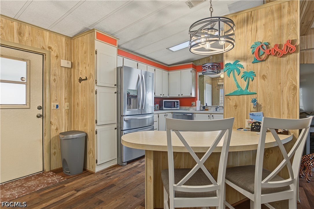 3408 Rainbow Lane