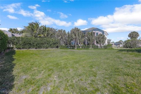 A home in MARCO ISLAND