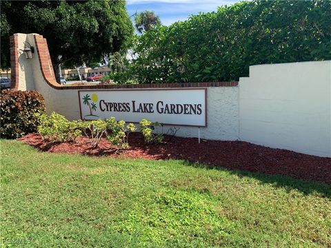 Photo of 80 Mallard Court, Fort Myers, FL 33919 (MLS # 2025010848) Photo of 80 Mallard Court, Fort Myers, FL 33919 (MLS # 2025010848)