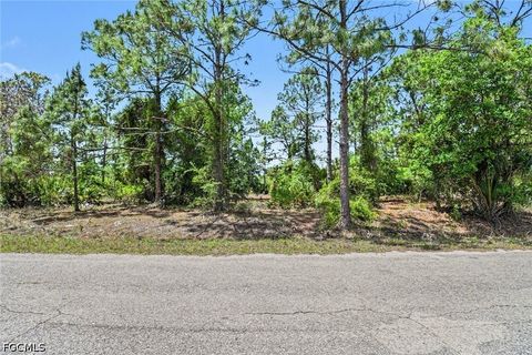 Tiny photo for 403 Wellington Avenue, Lehigh Acres, FL 33972 (MLS # 2026017211)