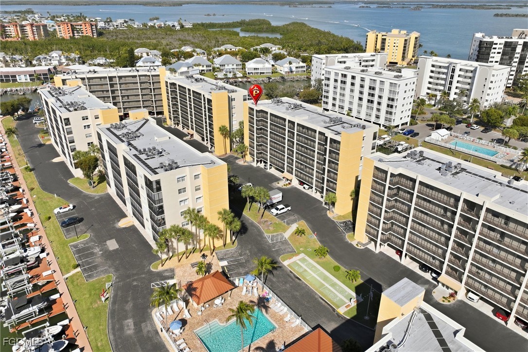 4421 Bay Beach Lane 611