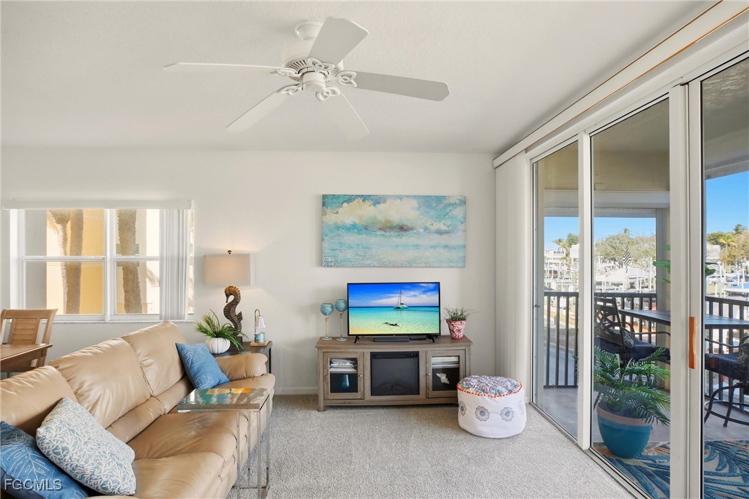 4421 Bay Beach Lane 611