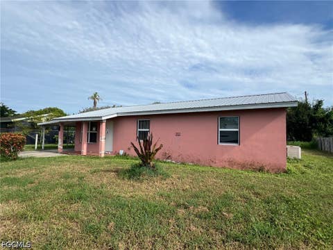 Photo of 311 W El Paso Avenue, Clewiston, FL 33440 (MLS # 2026035427)
