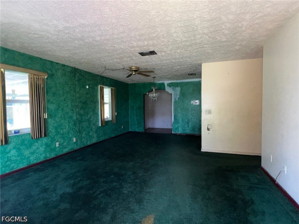 311 W El Paso Avenue