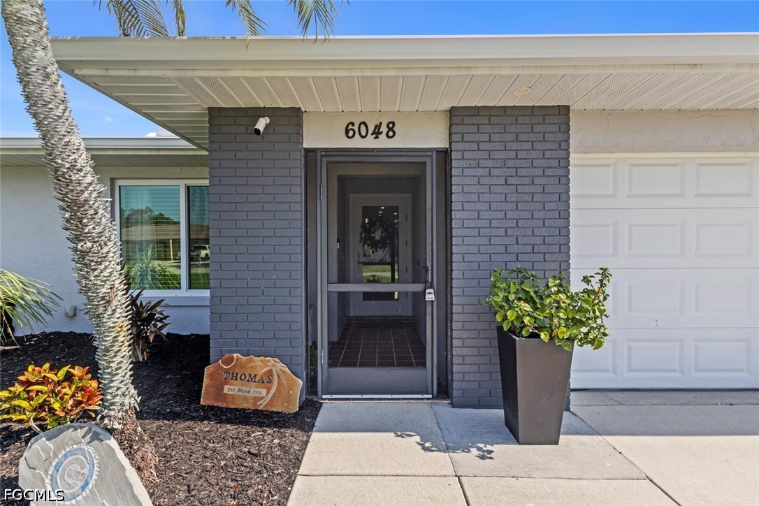 6048 Perthshire Lane