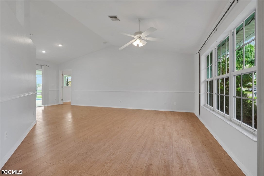 1697 Lakeside Terrace
