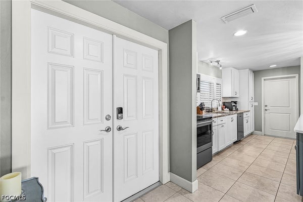 5129 YORK CT, CAPE CORAL, FL 33904 - Image dbd3d79a54afbf4156fd55e6a77c6b7e/1718299157