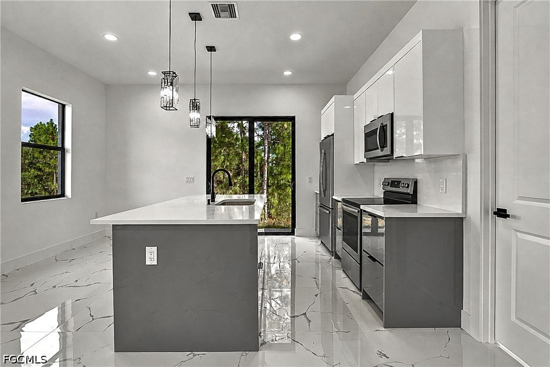 904 Wabasso Court