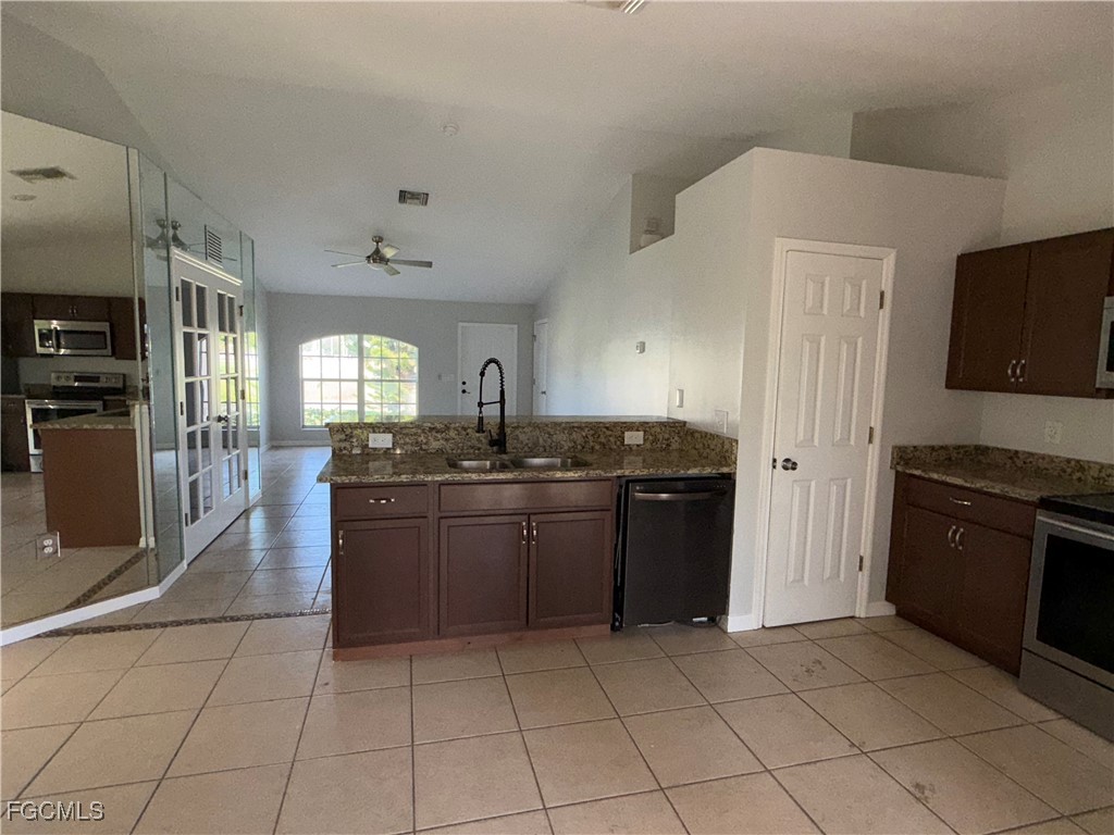 1619 NE 12th Place