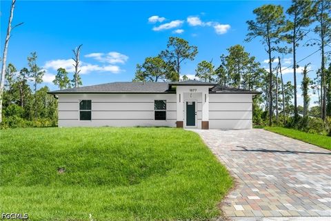 1077 Merry Street E Lehigh Acres FL 33974