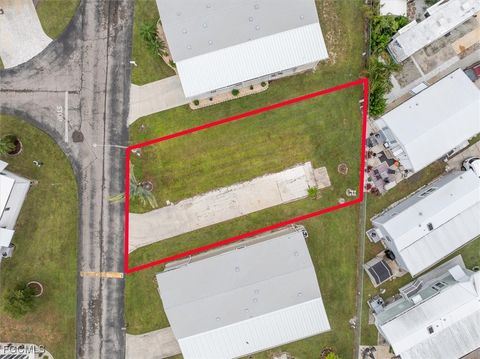223 Derwent Boulevard W Fort Myers FL 33908