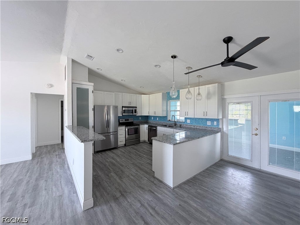 818 SW 8th Court