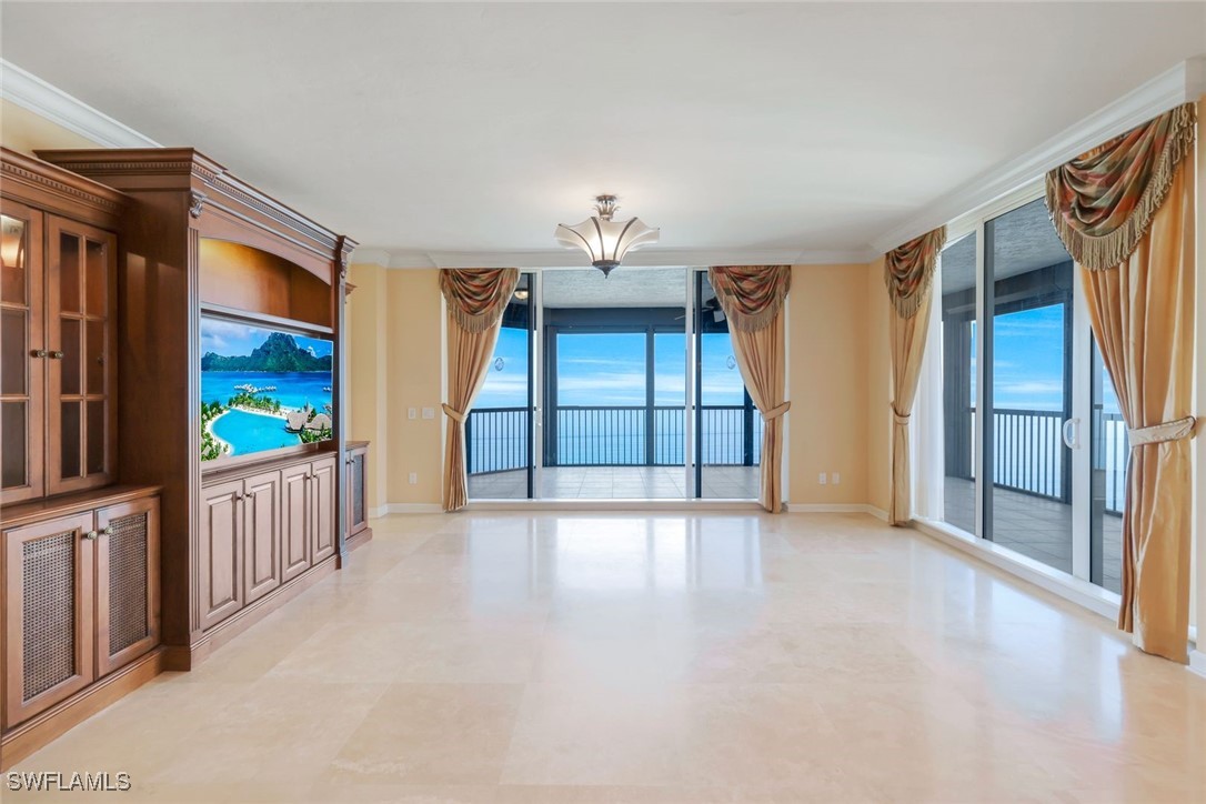 8473 Bay Colony Drive 1904