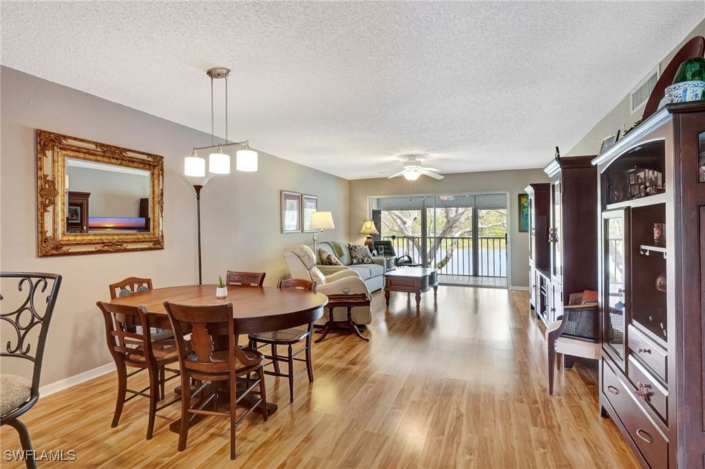 listing image 0