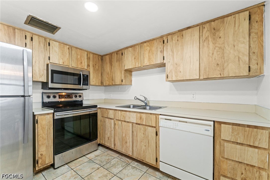 6142 Whiskey Creek Drive 611