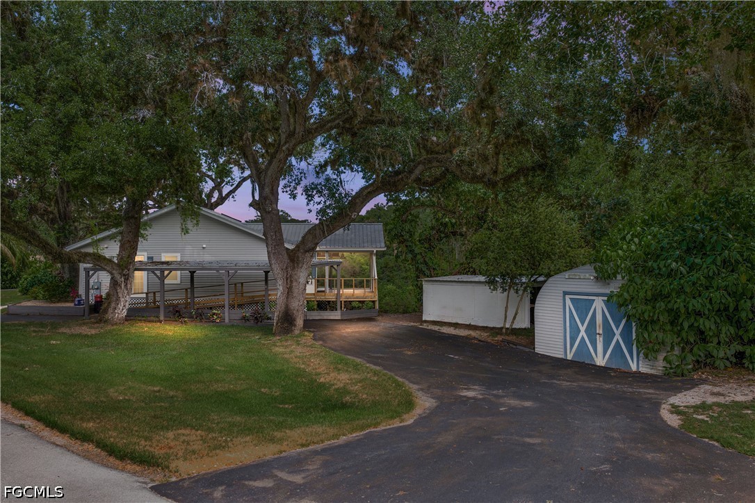 975 Caloosa Estates Drive