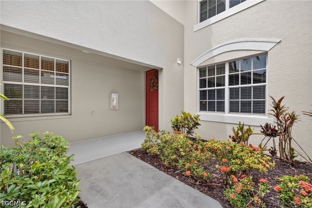 1672 Tarpon Bay Drive S 102