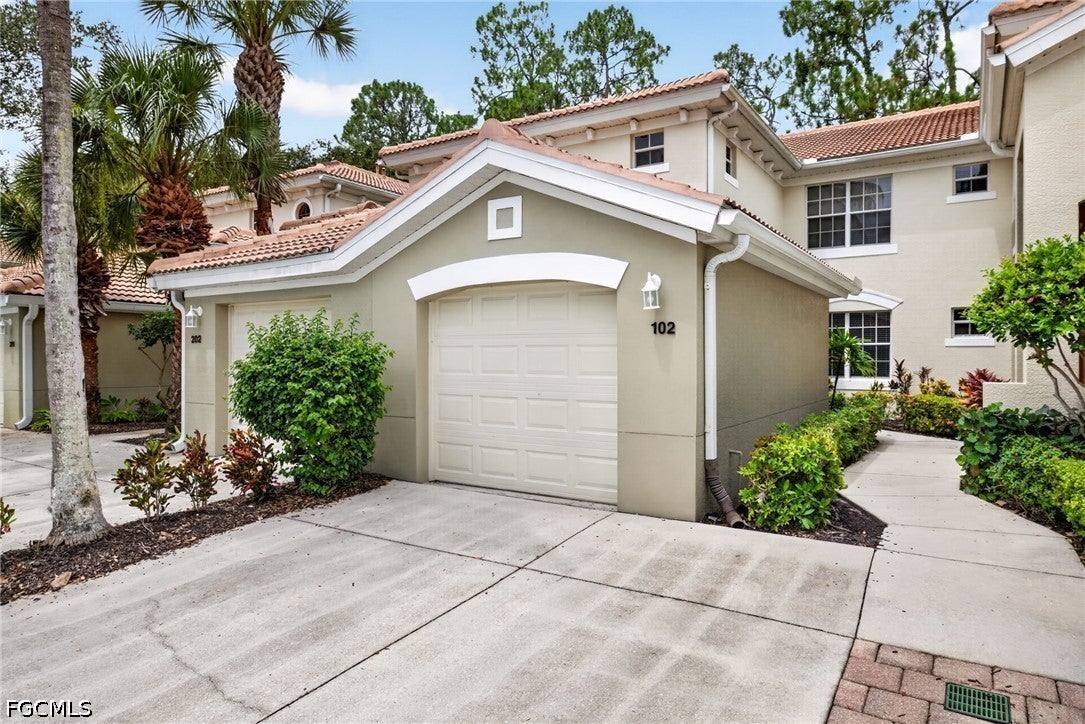 1672 Tarpon Bay Drive S 102