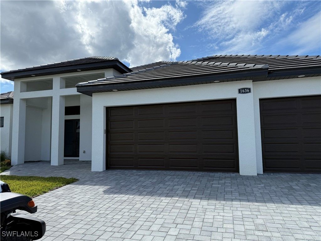 listing image 0