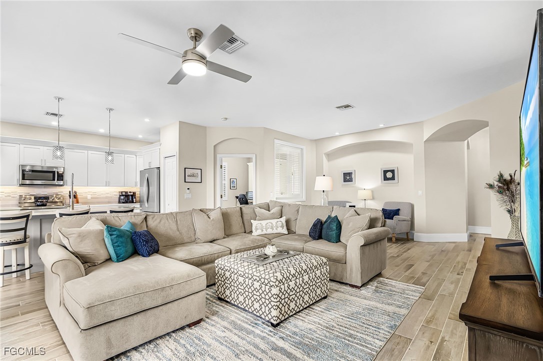 9180 Spanish Moss Way 912